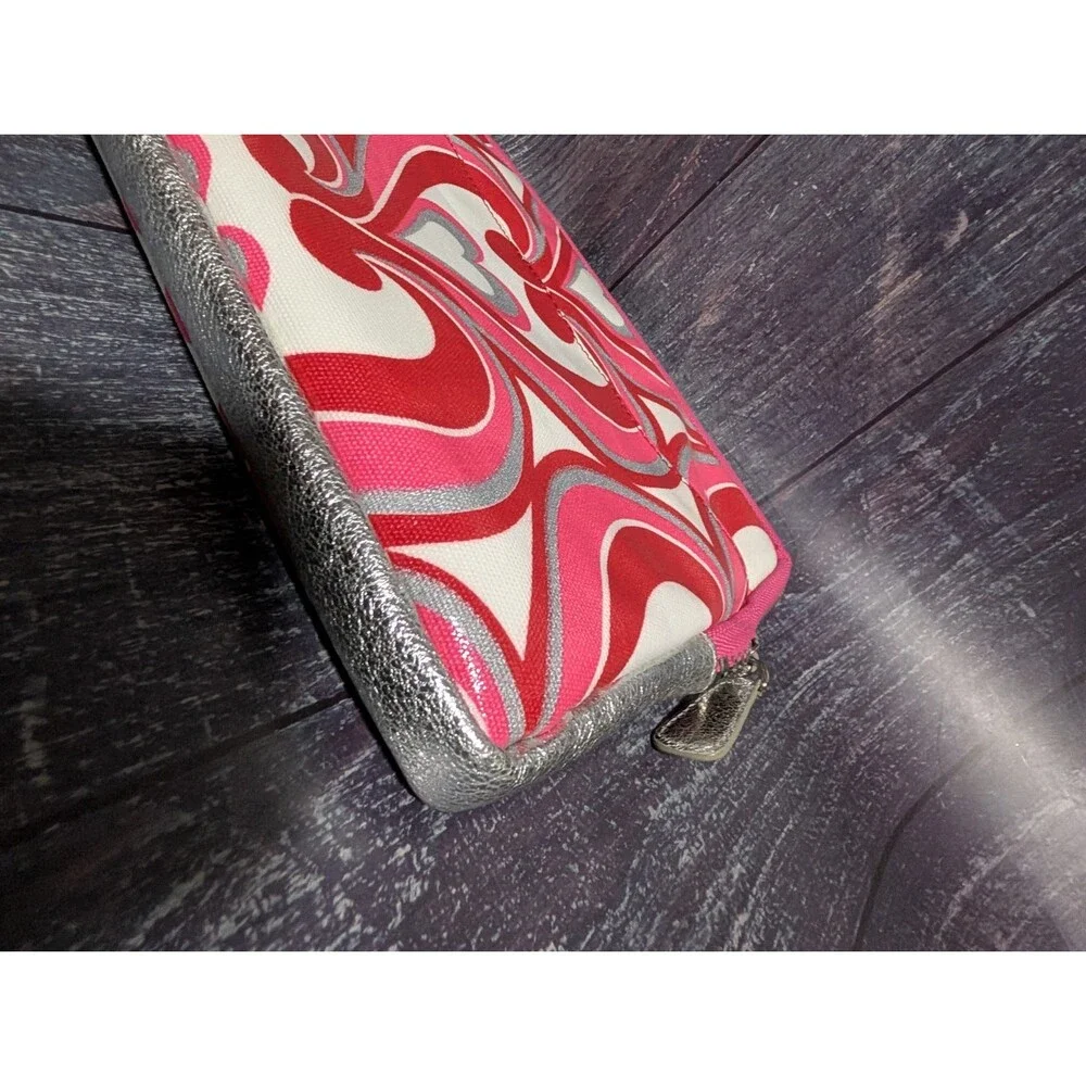 Brighton Padded Zip Top iPad Tablet Case Cover Twirly Hearts Pink Red White